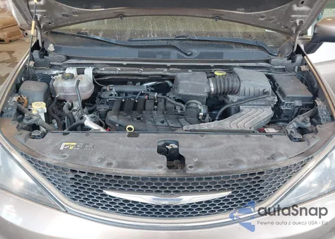 2017 Chrysler Pacifica Lx z USA, uszkodzony, nr VIN 2C4RC1CG9HR665509